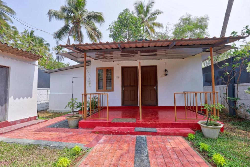 Waves And Shores Beach Villa Mararikulam Bagian luar foto