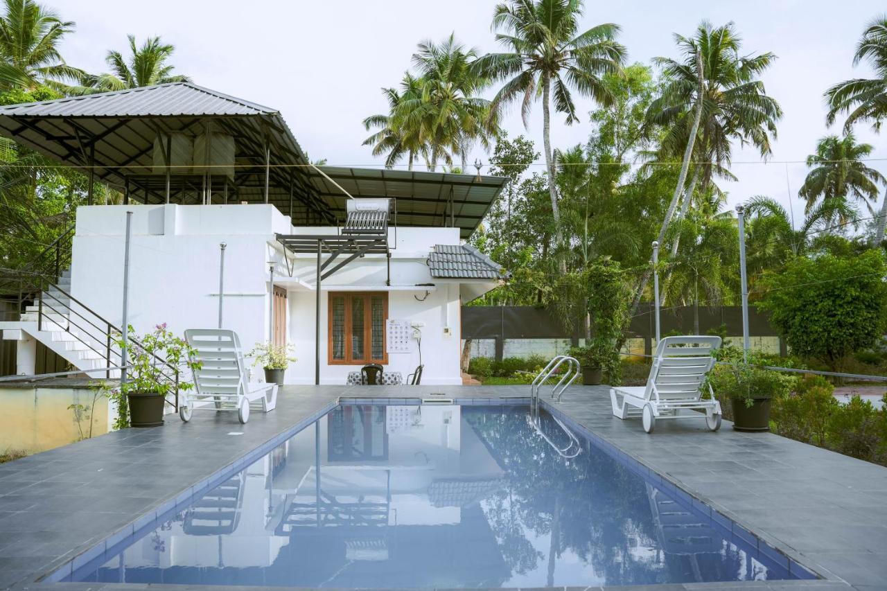 Waves And Shores Beach Villa Mararikulam Bagian luar foto