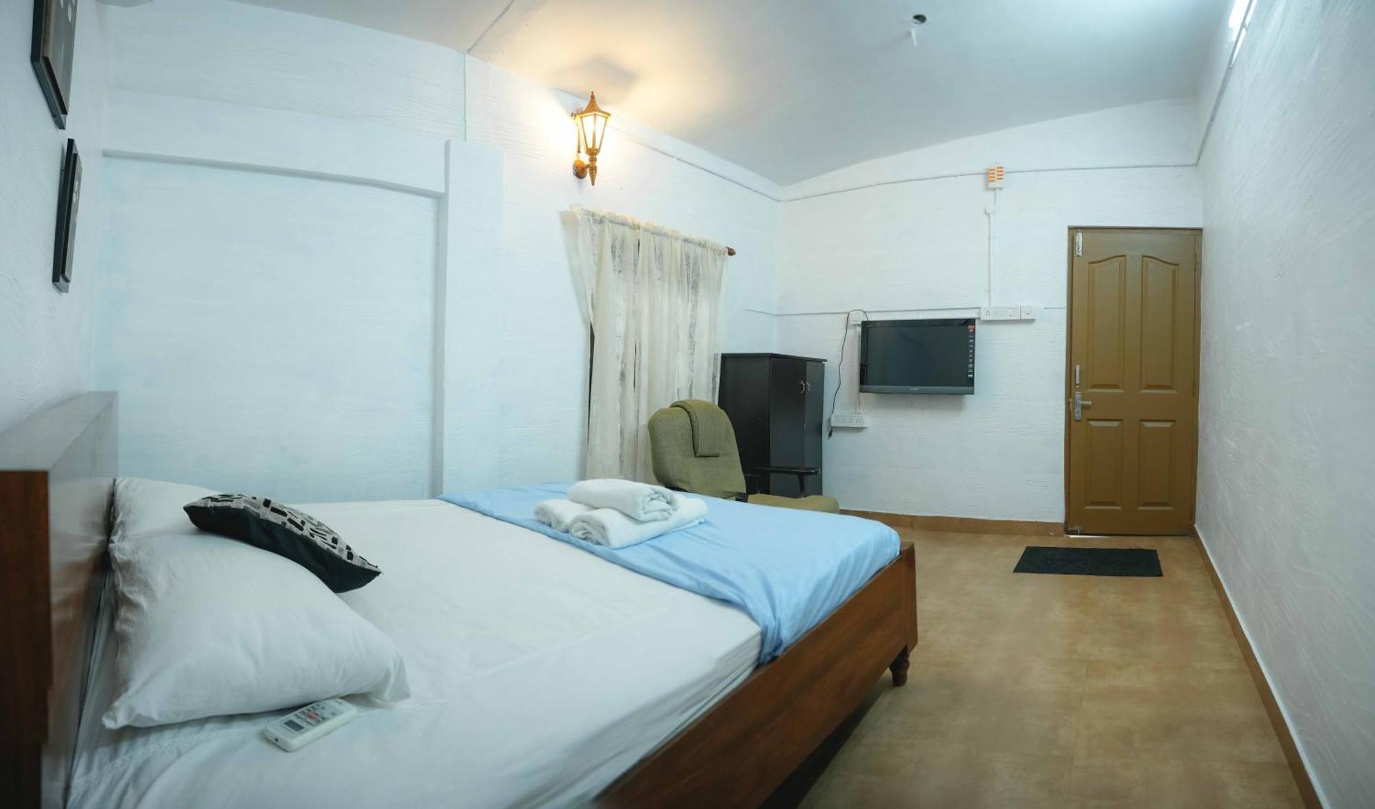 Waves And Shores Beach Villa Mararikulam Bagian luar foto